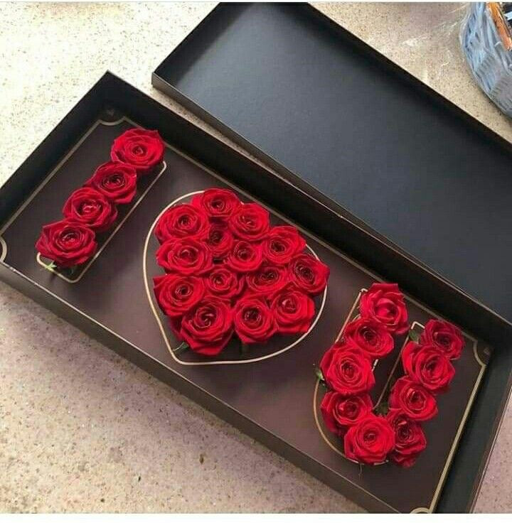 caja con rosas
