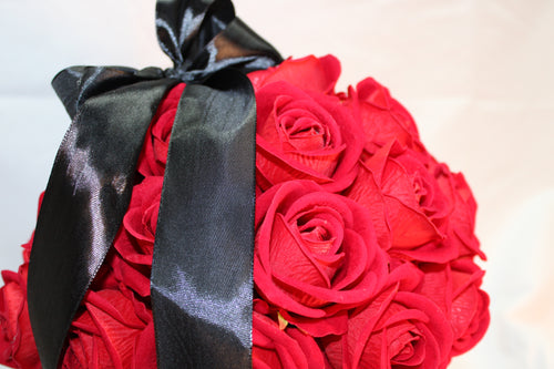 Caja con rosas rojas