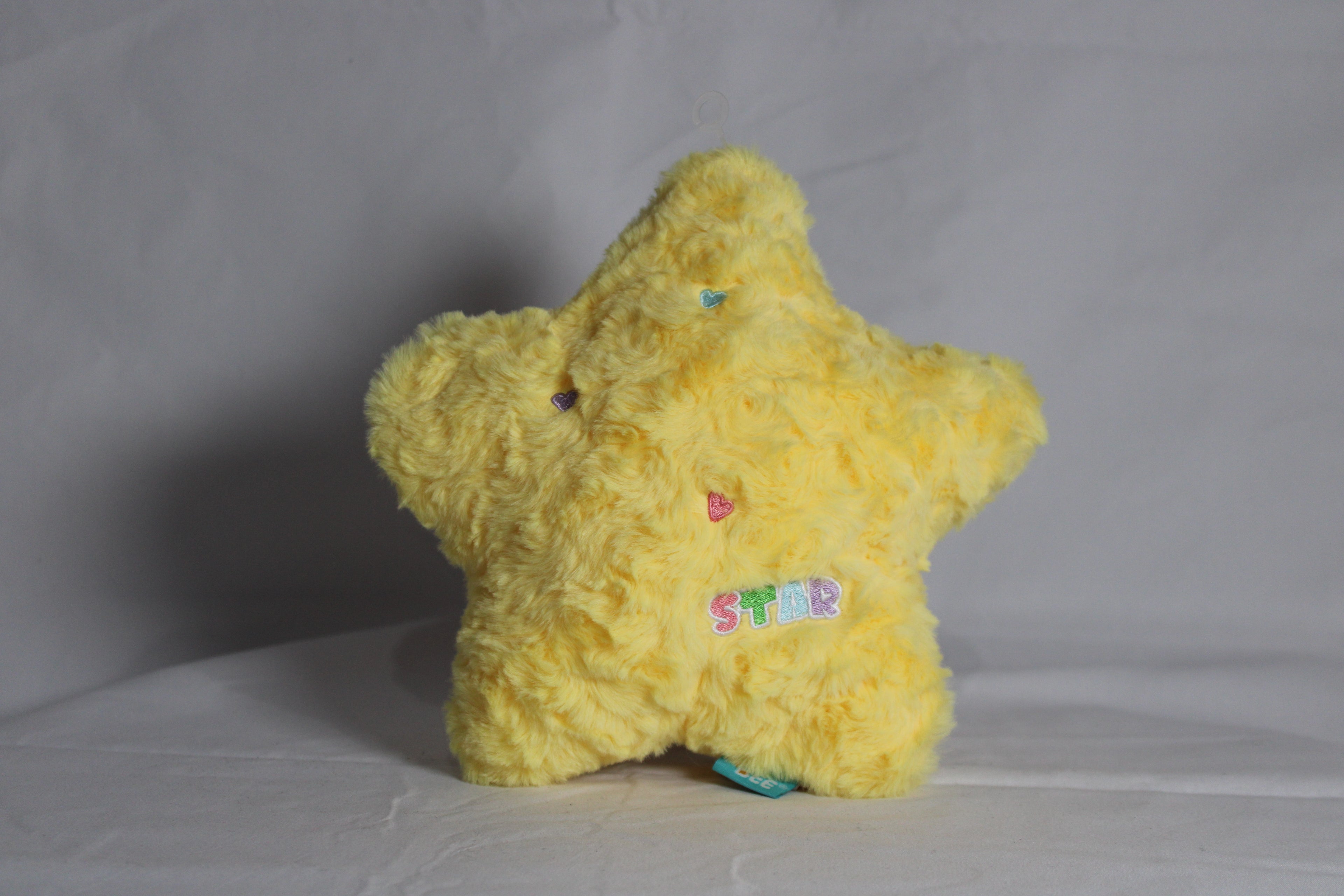 Peluche de estrella amarilla